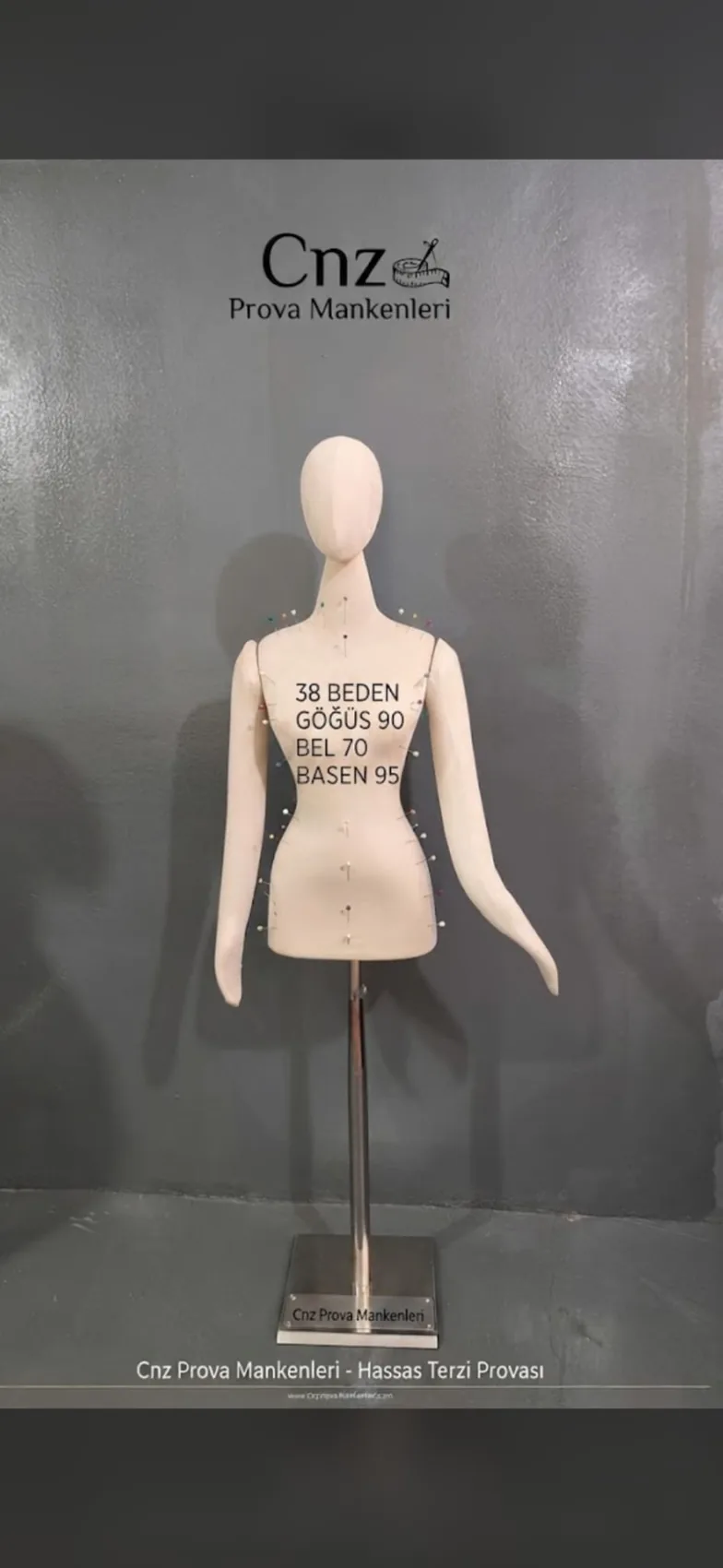 Kollu profesyonel terzi mankeni